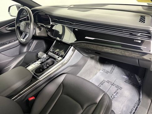Used 2022 Audi Q8 Prestige AWD/4WD image 25