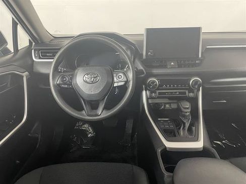 Used 2023 Toyota RAV4 LE AWD/4WD image 12