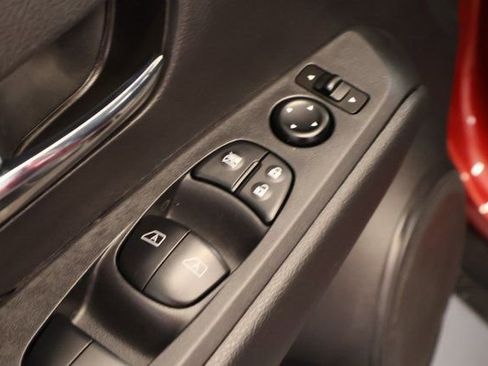 Used 2023 Nissan Kicks SV image 16