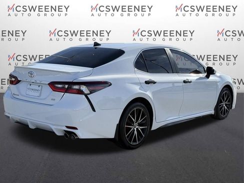 Used 2021 Toyota Camry SE image 5