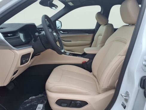 New 2026 Jeep Grand Cherokee L Limited RWD image 8