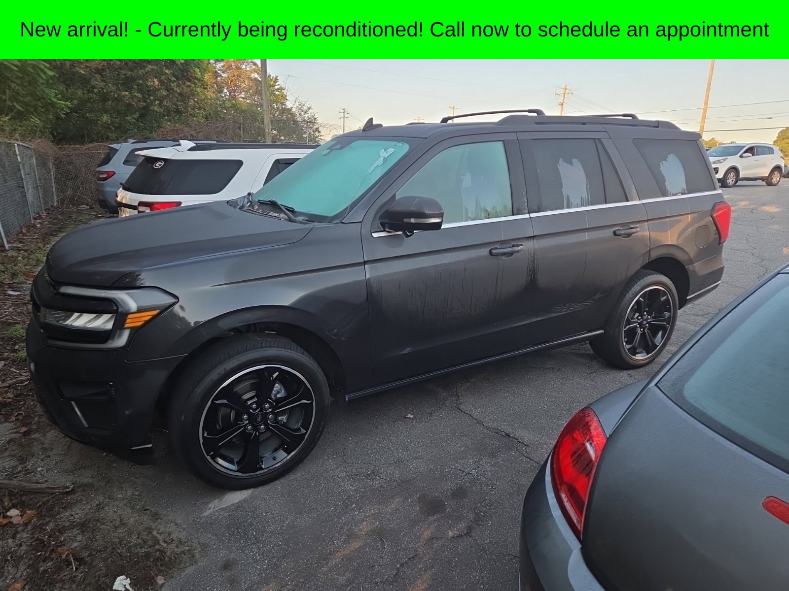 Used 2022 Ford Expedition Limited AWD/4WD image 2