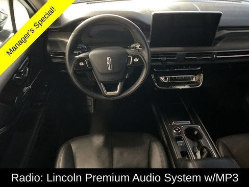 Used 2025 Lincoln Corsair Reserve w/ Towing Package AWD/4WD image 6