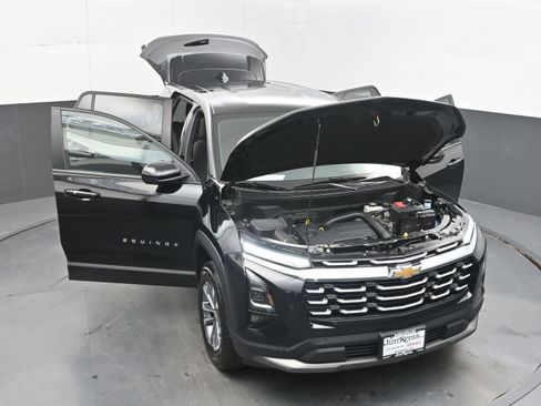 Used 2025 Chevrolet Equinox LT FWD image 32