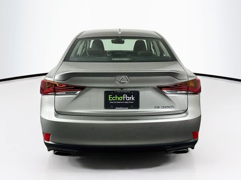 Used 2017 Lexus IS 200t w/ Premium Package RWD image 7