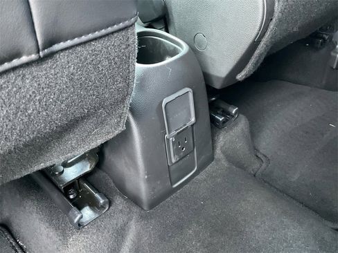 Used 2022 Chevrolet Trax LT w/ Sport Edition image 28