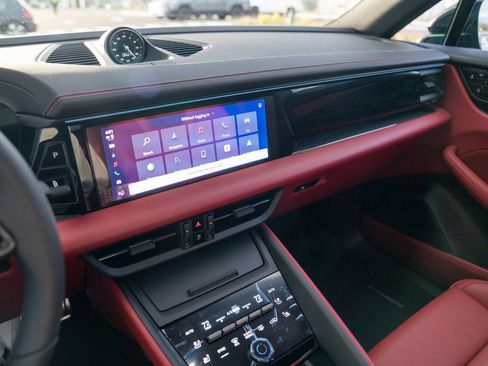 New 2026 Porsche Macan GTS Electric image 16