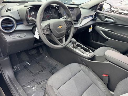 New 2026 Chevrolet Trax LS w/ LS Convenience Package FWD image 13