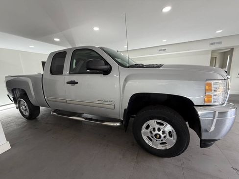 Used 2012 Chevrolet Silverado 2500 LT w/ Snow Plow Prep Package AWD/4WD image 9