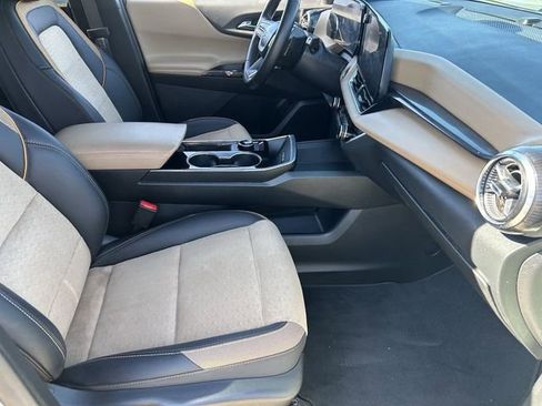 Used 2025 Chevrolet Equinox ACTIV w/ Safety and Technology Package AWD/4WD image 12