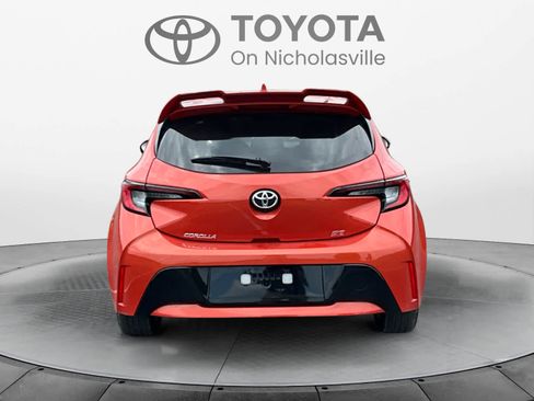 Used 2025 Toyota Corolla SE w/ SE Package FWD image 4