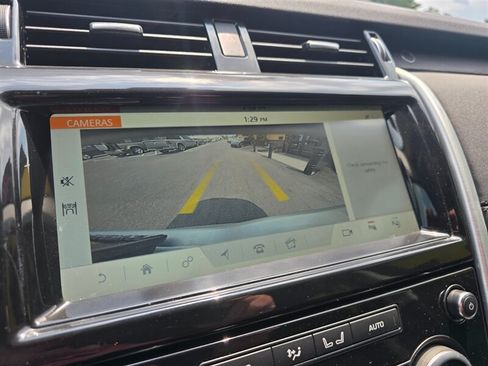 Used 2020 Land Rover Discovery HSE AWD/4WD image 11