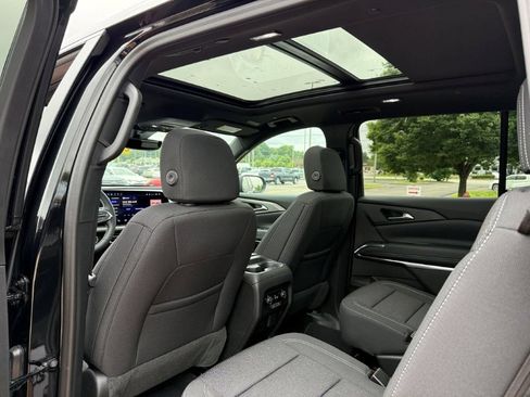 New 2026 Chevrolet Traverse LT w/ Sun and Wheel Package FWD image 14
