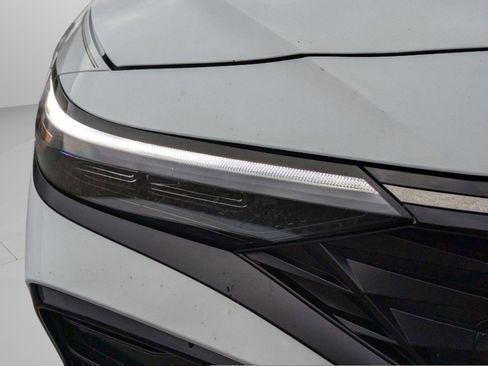 Used 2025 Hyundai Elantra SEL image 10