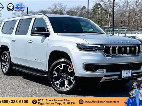 Used 2024 Jeep Wagoneer L Series III w/ Flexible Seating Group AWD/4WD image 33