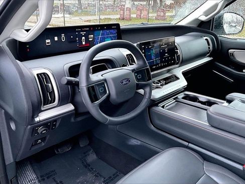 Certified 2025 Ford Expedition Active image 13