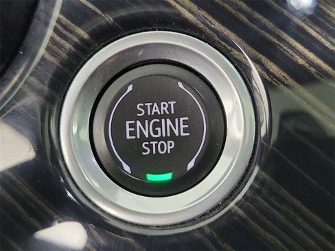 Certified 2023 Cadillac XT6 Premium Luxury w/ Technology Package image 31