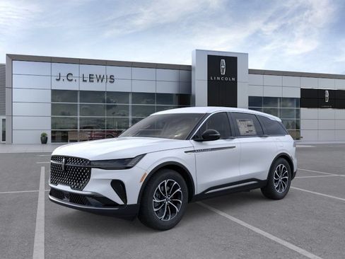 New 2026 Lincoln Nautilus Premier AWD/4WD image 2