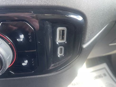 Used 2025 Chevrolet Silverado 1500 LT image 24