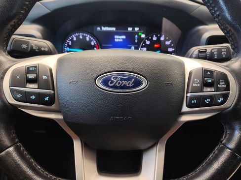 Used 2022 Ford Explorer XLT RWD image 17