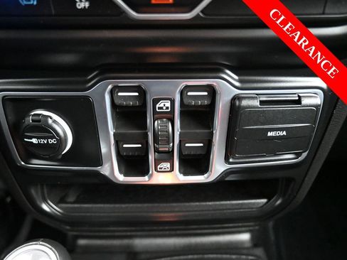 Used 2023 Jeep Wrangler Unlimited Sahara w/ Cold Weather Group image 28