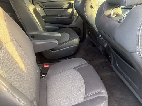 Used 2015 Chevrolet Traverse LT w/ Style and Technology Package FWD image 16