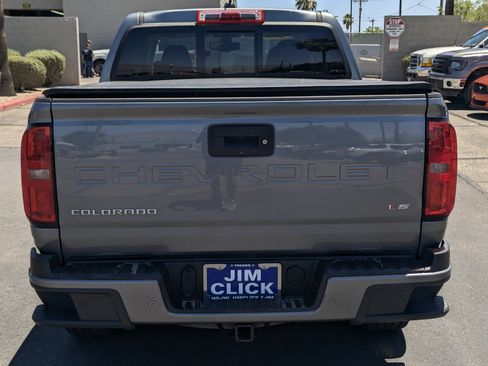 Used 2022 Chevrolet Colorado Z71 AWD/4WD image 3