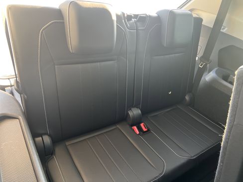 Certified 2023 Volkswagen Tiguan SE w/ Panoramic Sunroof Package FWD image 29