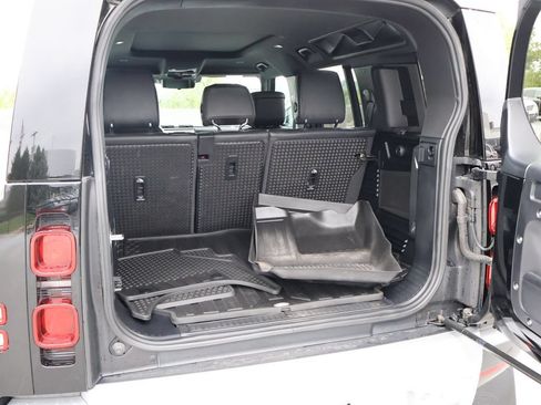 Used 2024 Land Rover Defender 110 SE AWD/4WD image 15