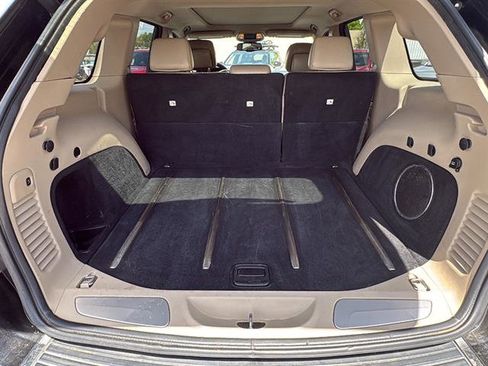 Used 2014 Jeep Grand Cherokee Limited w/ Luxury Group II image 12