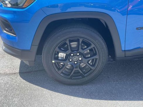 New 2026 Jeep Compass Latitude image 11