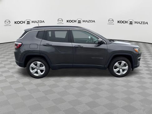 Used 2018 Jeep Compass Latitude AWD/4WD image 8