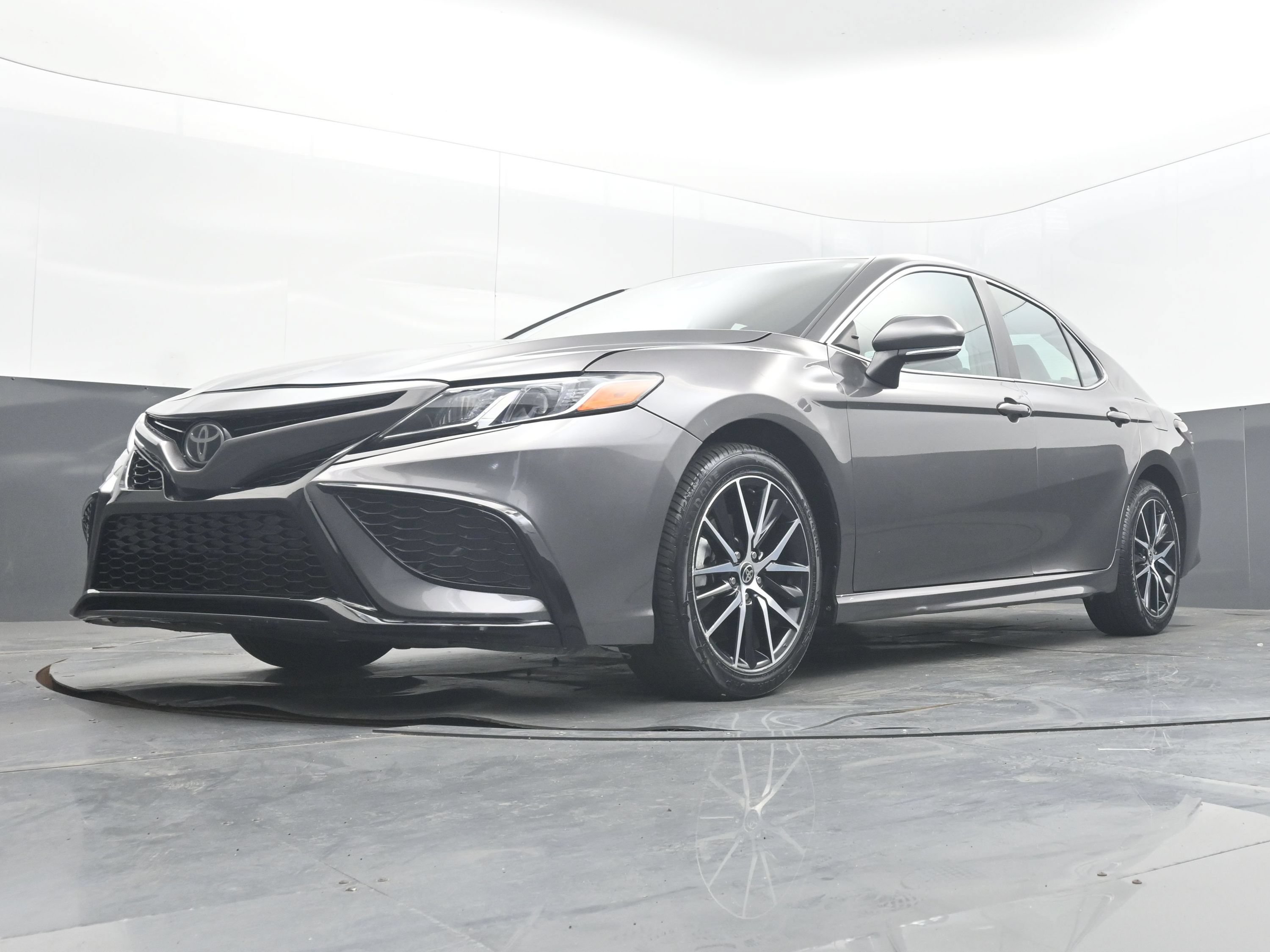 Used 2023 Toyota Camry SE FWD image 31