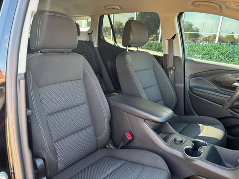 Used 2024 GMC Terrain SLE FWD image 30