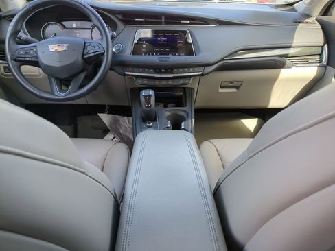 Used 2019 Cadillac XT4 Premium Luxury image 14