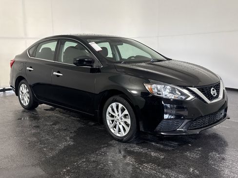 Used 2019 Nissan Sentra SV image 2