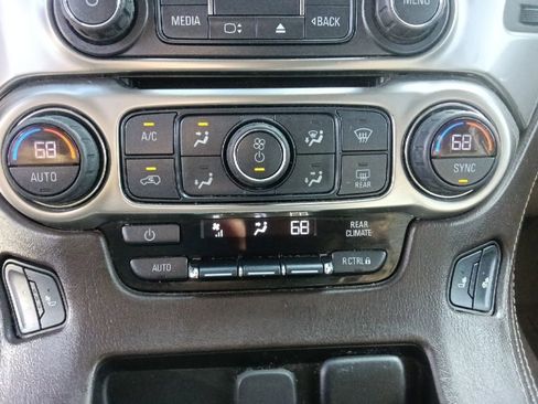 Used 2018 Chevrolet Suburban LT AWD/4WD image 25