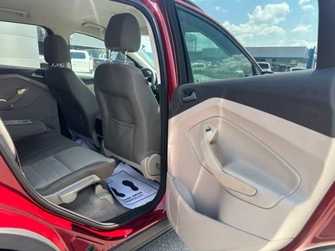 Used 2014 Ford Escape SE w/ Equipment Group 201A FWD image 16