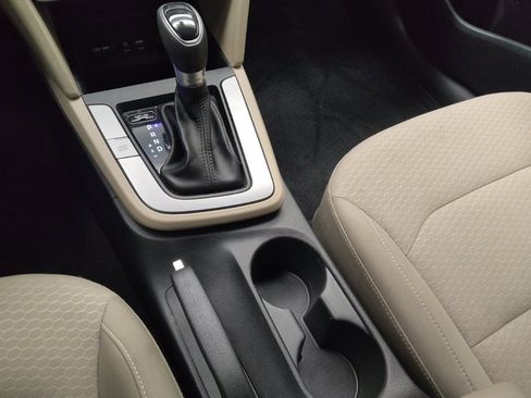 Used 2020 Hyundai Elantra SEL w/ Winter Weather Package FWD image 26