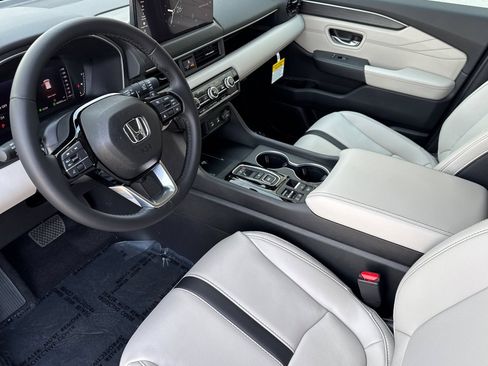 New 2026 Honda Pilot Touring image 10