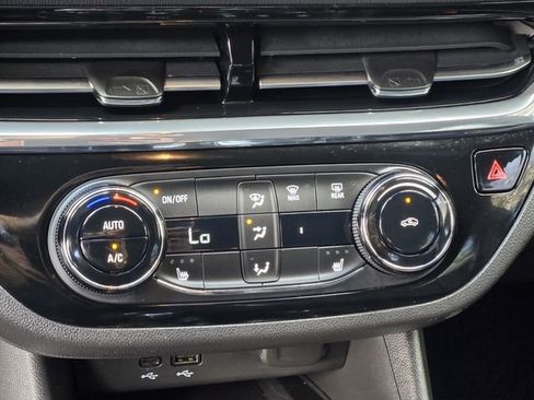 Certified 2025 Buick Envista Sport Touring w/ Convenience I Package image 21