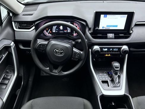 Used 2025 Toyota RAV4 LE AWD/4WD image 14