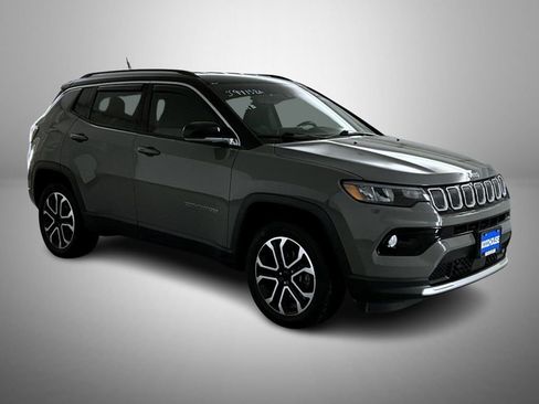 Used 2022 Jeep Compass Limited image 3