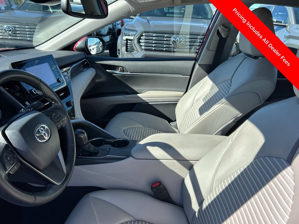 Used 2021 Toyota Camry SE w/ Convenience Package FWD image 2