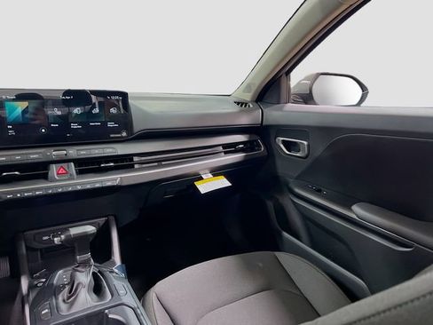 New 2026 Kia K4 LXS image 22