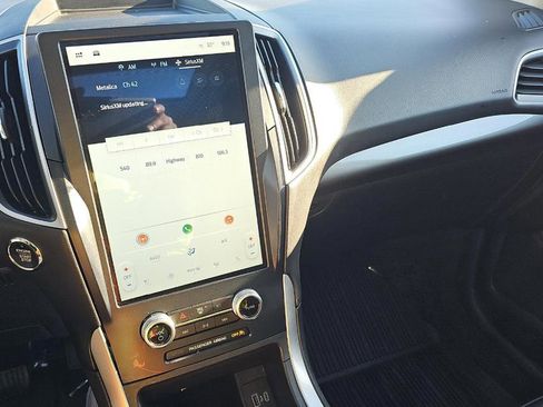 Used 2024 Ford Edge SEL w/ Convenience Package image 9