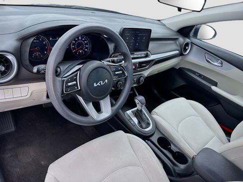 Used 2023 Kia Forte LXS w/ LXS Technology Package FWD image 7