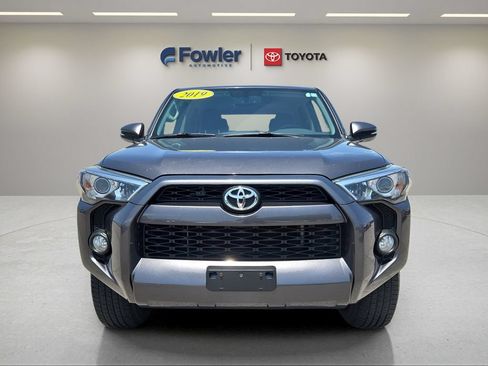 Used 2019 Toyota 4Runner SR5 Premium AWD/4WD image 2