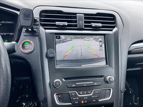 Used 2018 Ford Fusion SE w/ Equipment Group 601A image 26