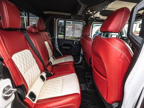 Used 2021 Jeep Gladiator Willys image 31